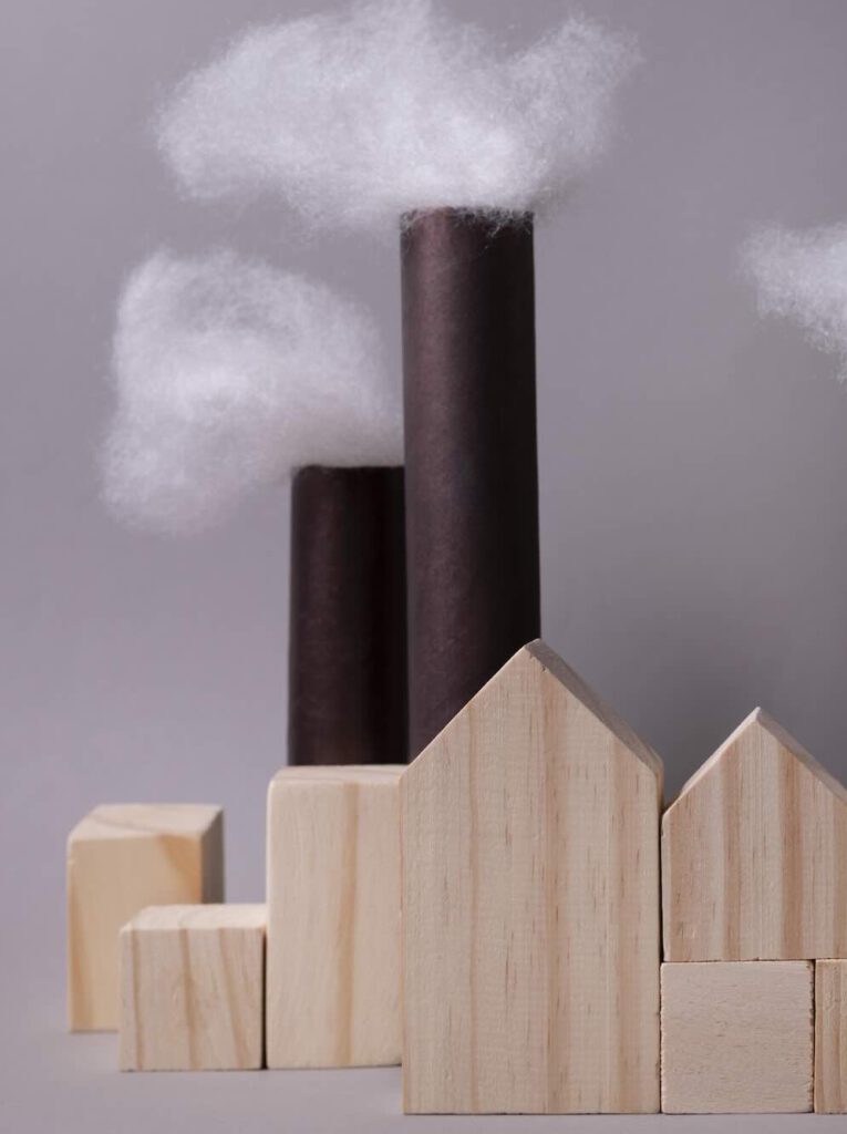 Cálculo de huella de carbono de empresa mediante análisis de emisiones.